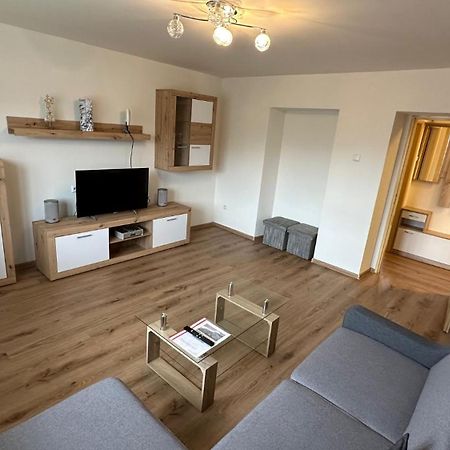 3 Room Apartment, Free Parking, Liptovský Mikuláš 外观 照片